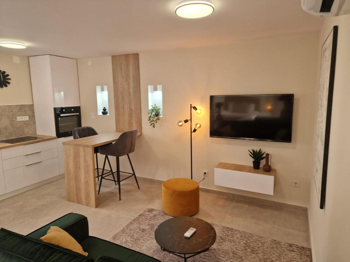 Studio Apartment Mare With Private Garden And Jacuzzi Vinkuran Exterior foto