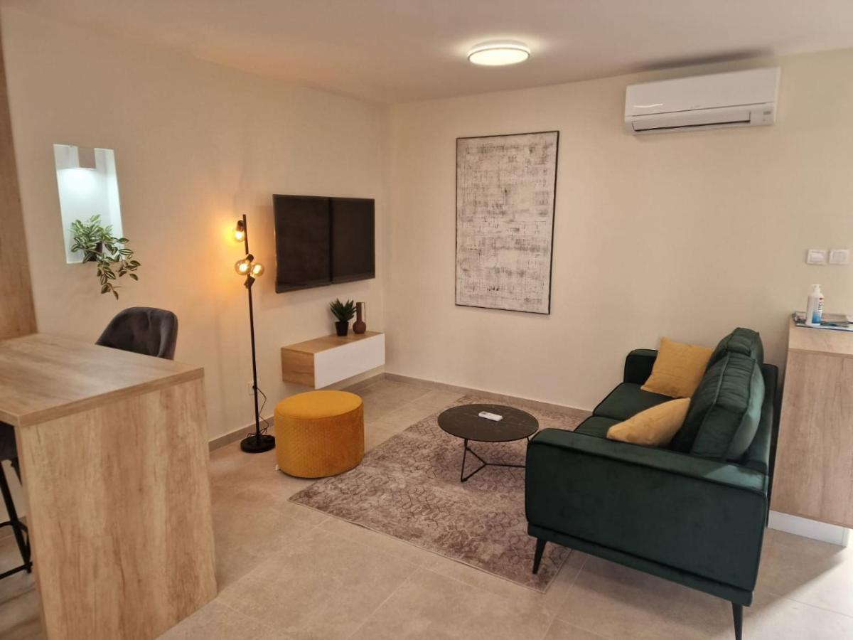 Studio Apartment Mare With Private Garden And Jacuzzi Vinkuran Exterior foto